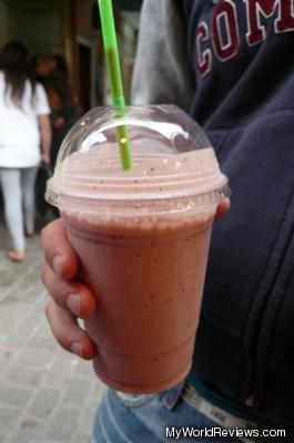 Banana, Date, and Strawberry Smoothie