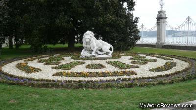 The gardens outside the palace (overlooking the Bosphorus)