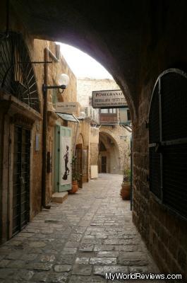 Narrow, old-looking streets in Jaffa