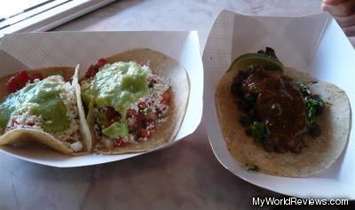 Bistec and Aguacate Con Queso Tacos