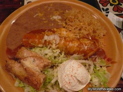 Combination Plate - Enchilada Roja and Taquito