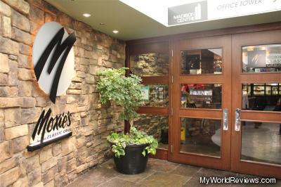 Moxie's Classic Grill indoor entrance