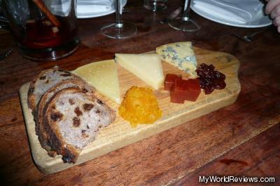 Plate of 3 Cheeses