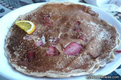 Bob's Bear Creek Pancake with Strawberries