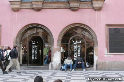 The front of the tourist information building